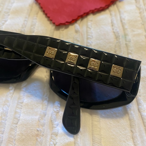 CHANEL Vintage Sunglasses - Picture 4 of 6